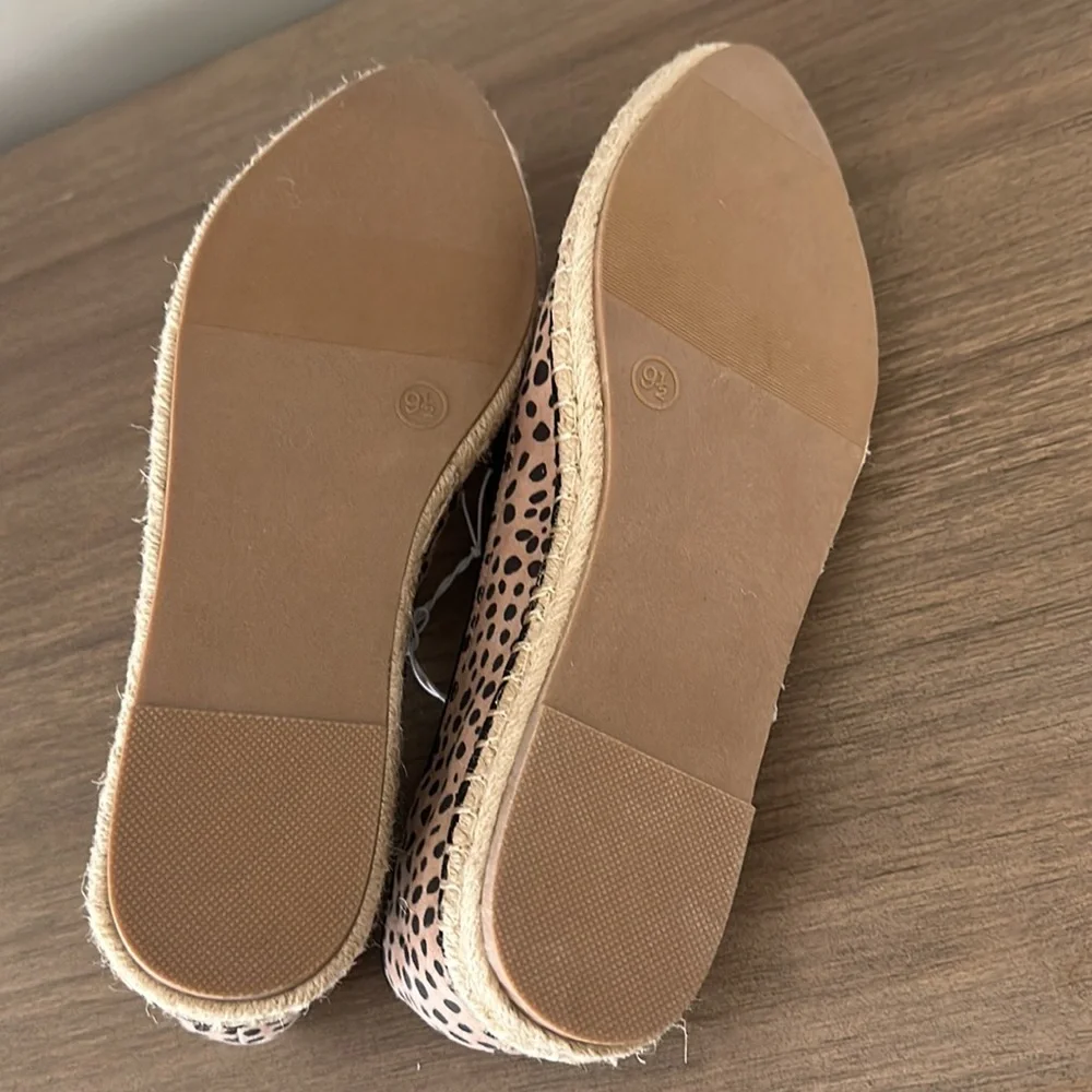 Universal Thread Flats- Target - Picture 3 of 3